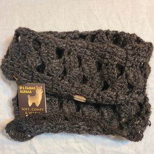NWT, women's handmade alpaca cowl scarf